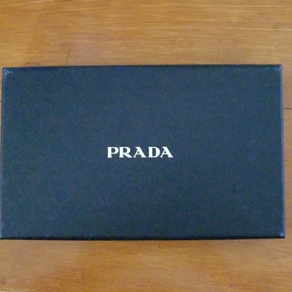 Prada Saffiano Metal Oro Chain Wallet Peonia